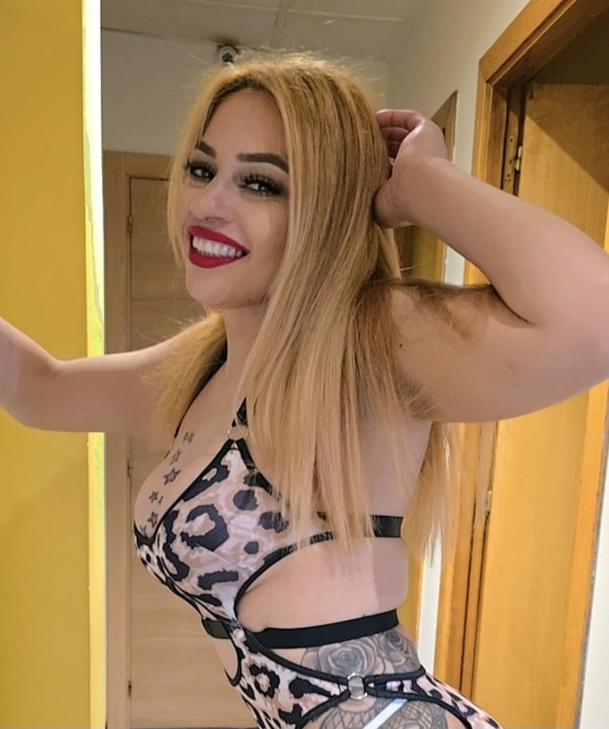 689462372 | CHANELL | Chica