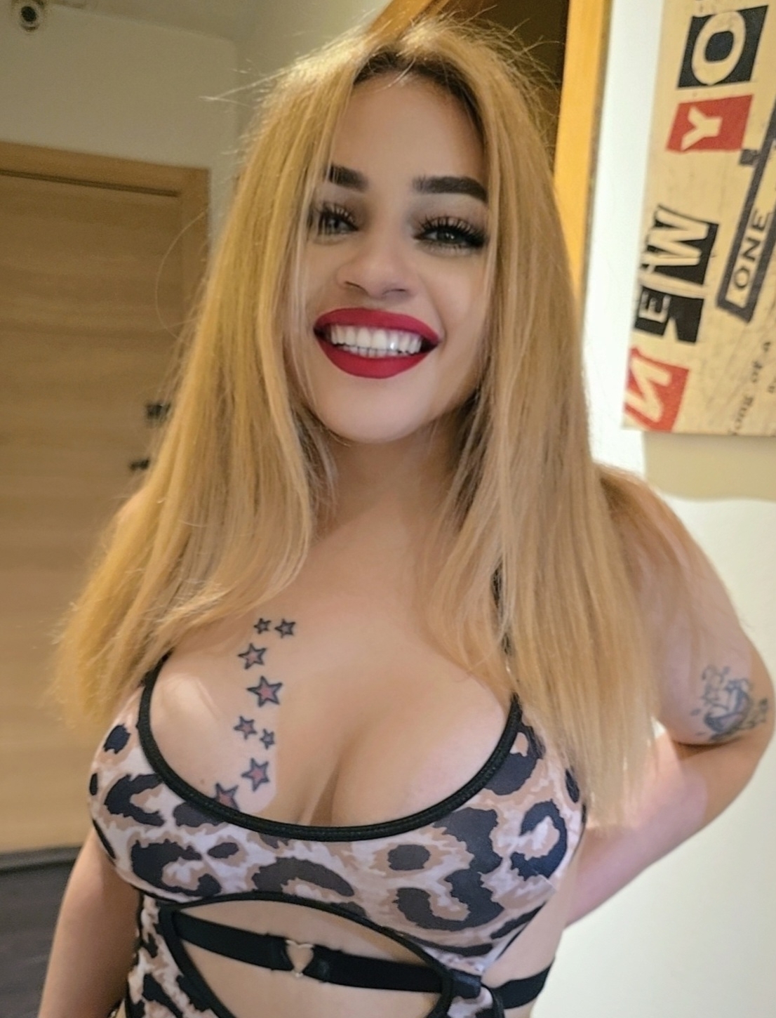 689462372 | CHANELL | Chica