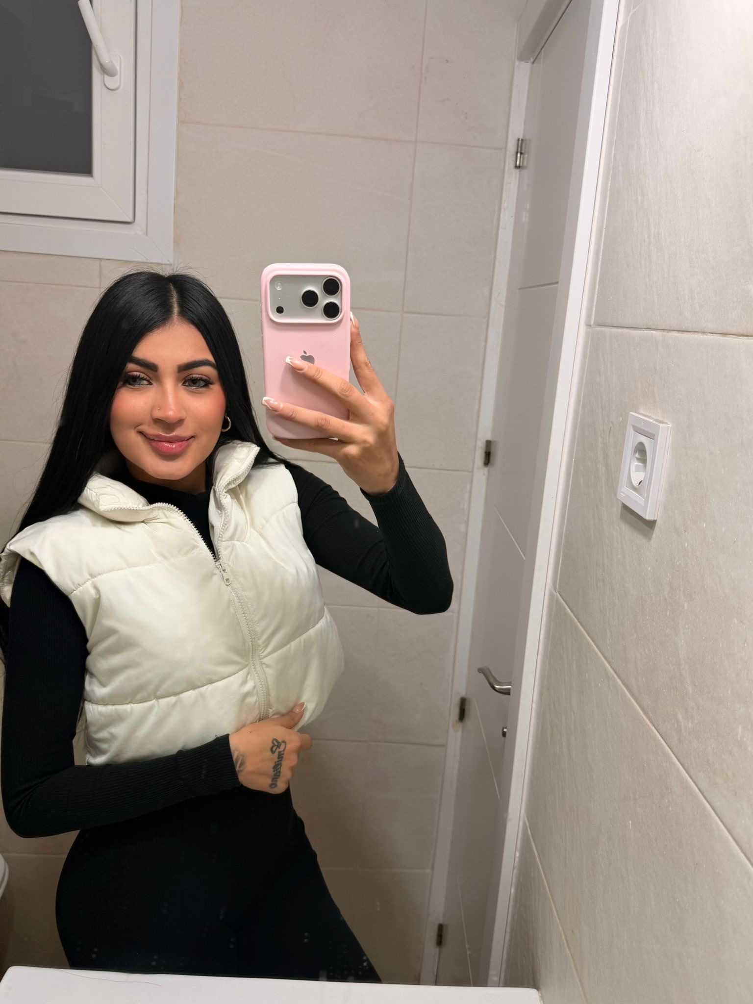 604228927 | KORAL | Chica