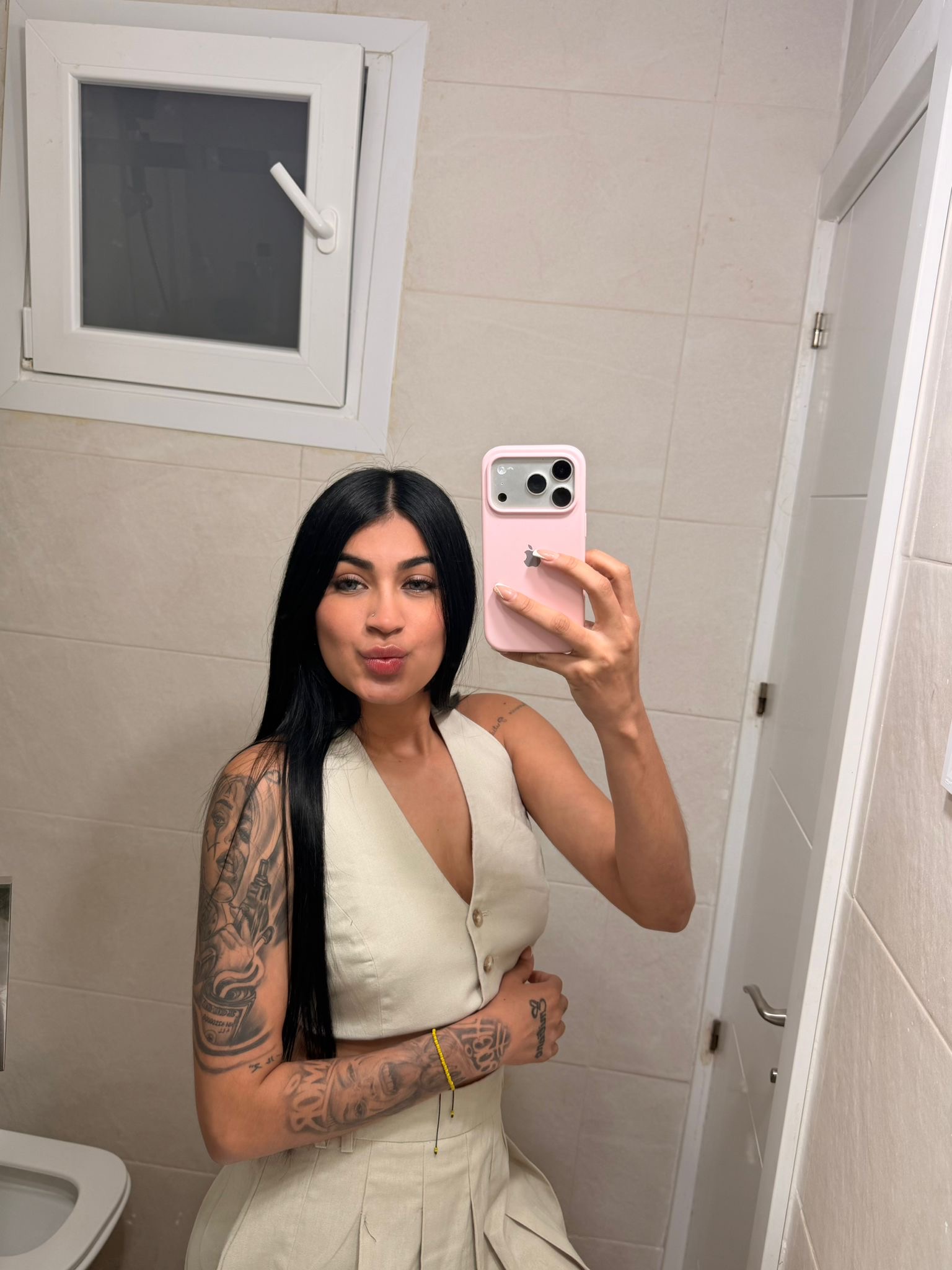 604228927 | KORAL | Chica