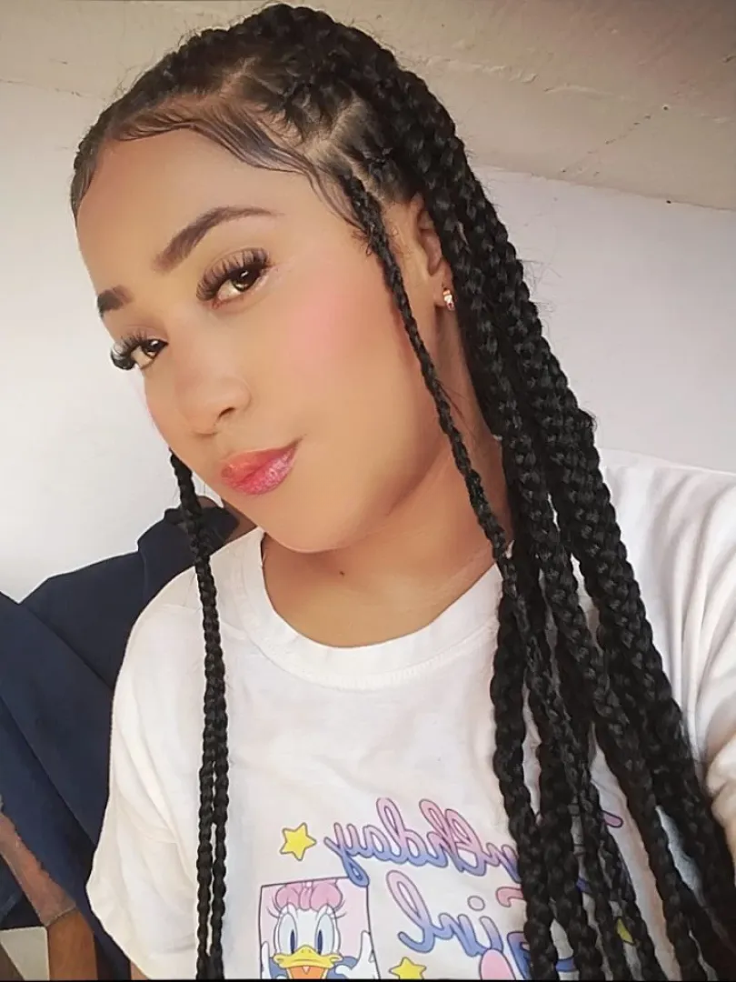 634039384 | MÍA | Chica