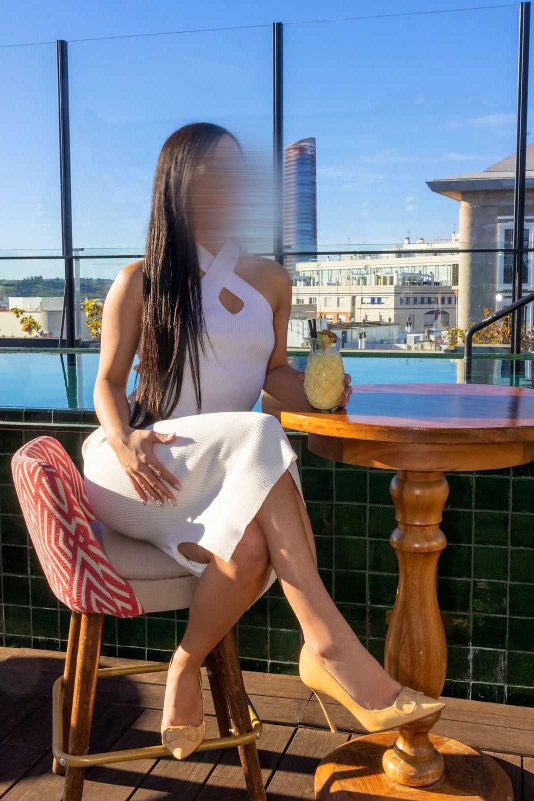 666241902 | NATHALIA | Chica