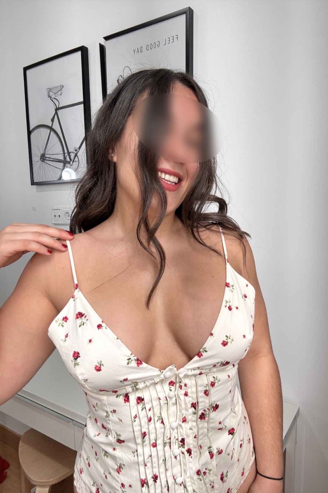 665885934 | EVA | Chica