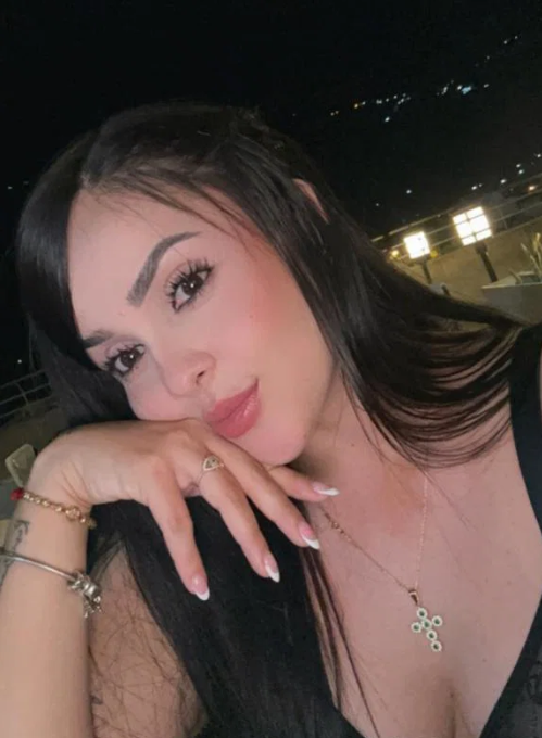 613757414 | MIA | Chica