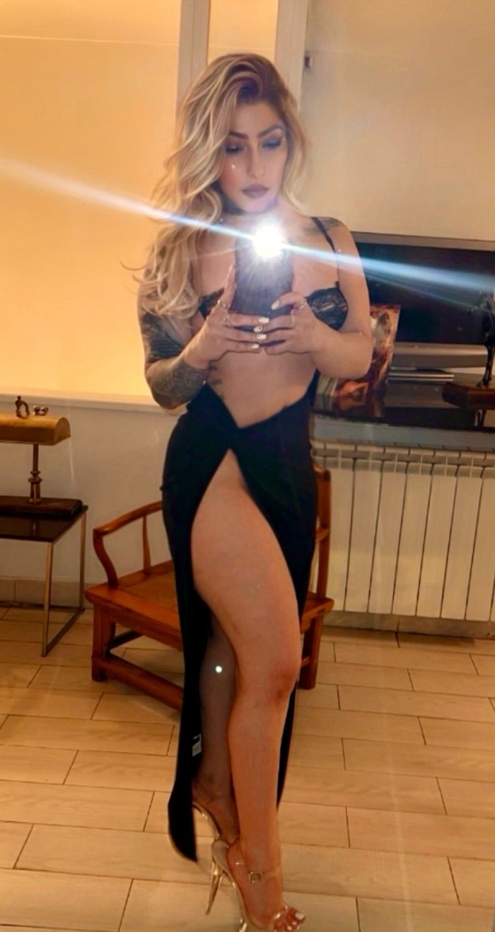 640835908 | VALERY | Chica