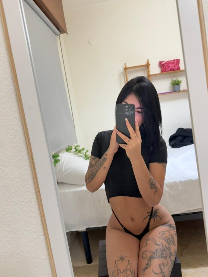 685687804 | SALOME | Chica