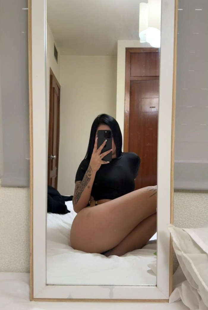 685687804 | SALOME | Chica