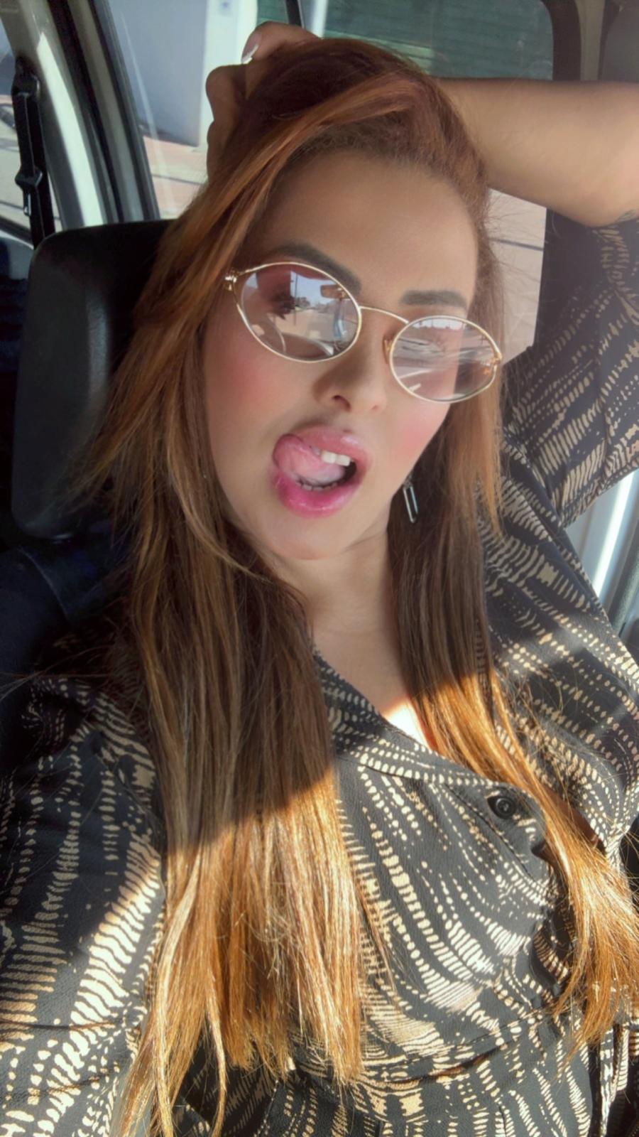 603937446 | ESMERALDA | Chica