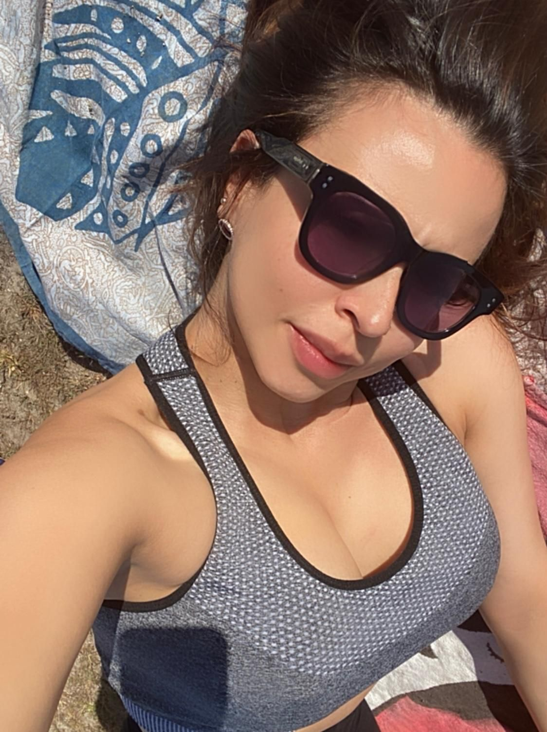 687486392 | PAULA | Chica