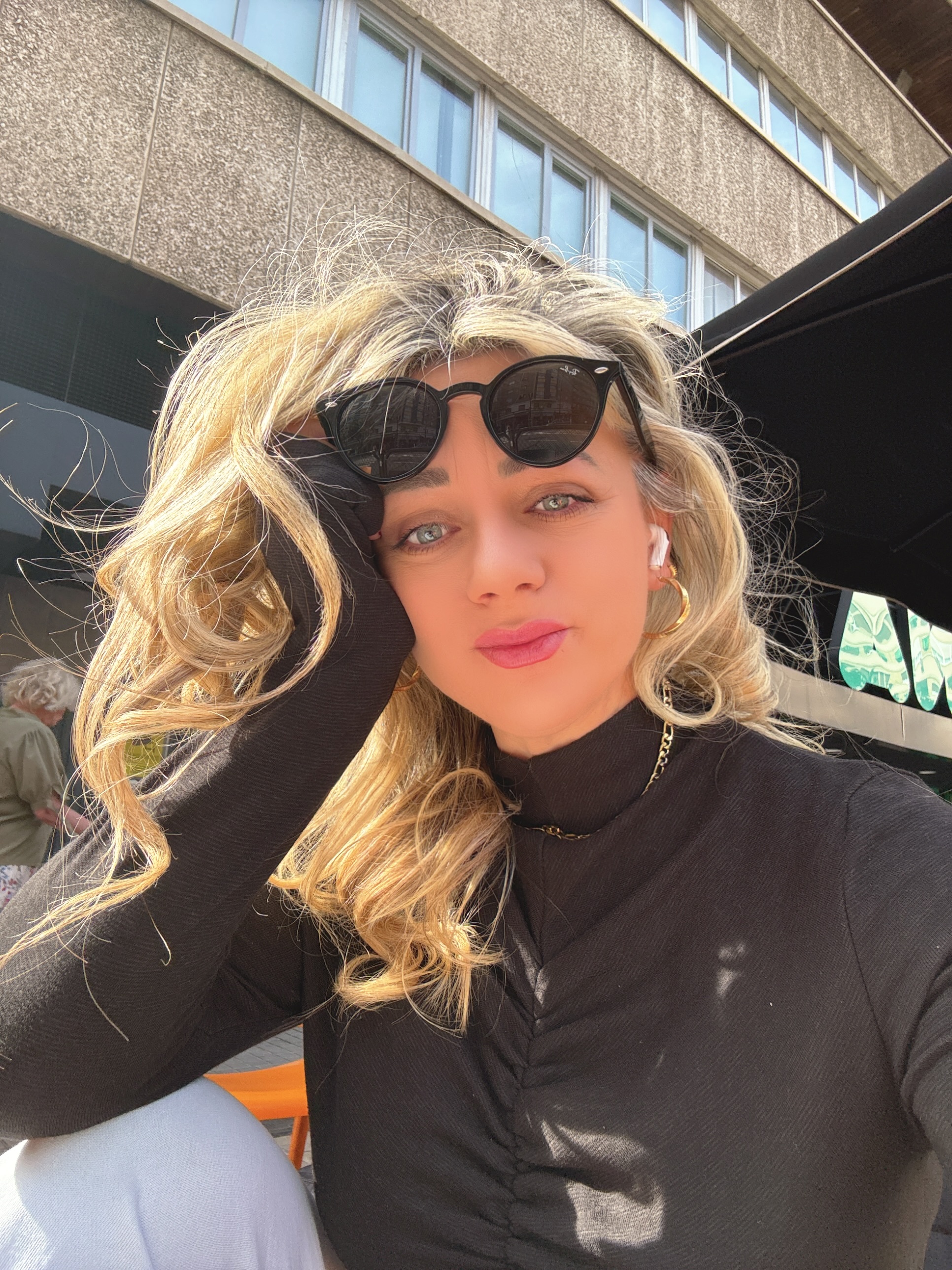 672170047 | ANA | Chica