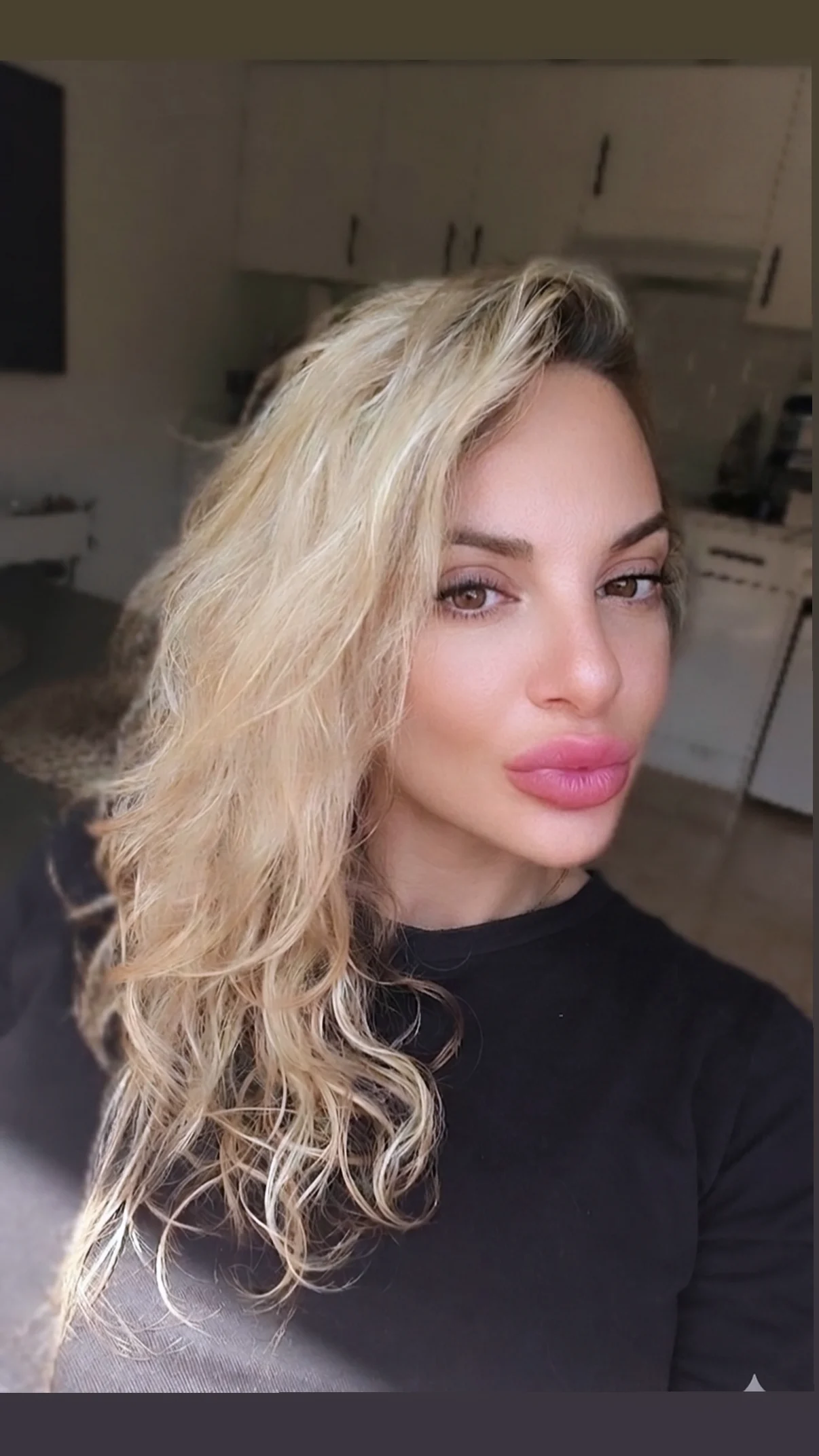 637336294 | SARA | Chica