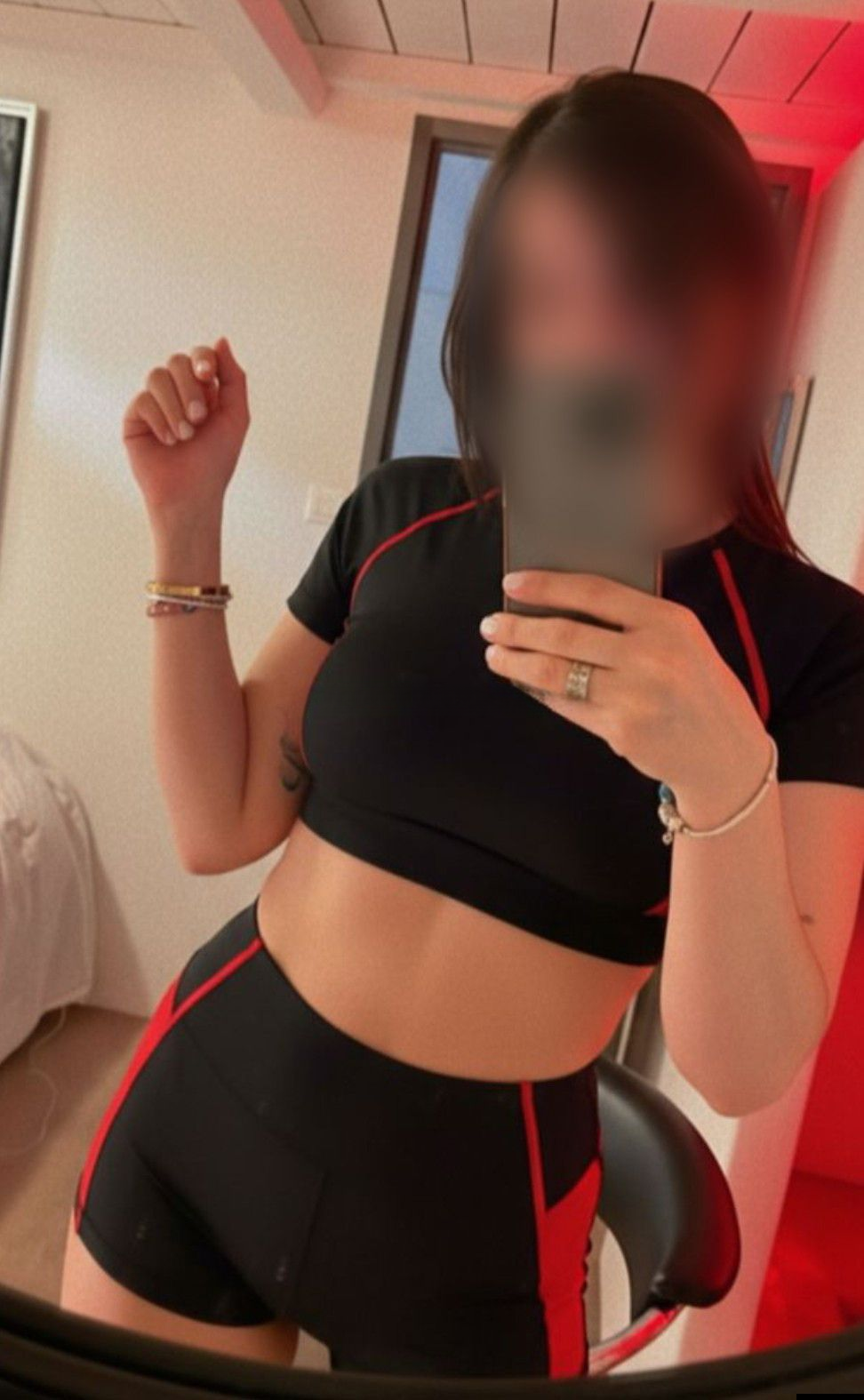 675999504 | CAROLINA | Chica