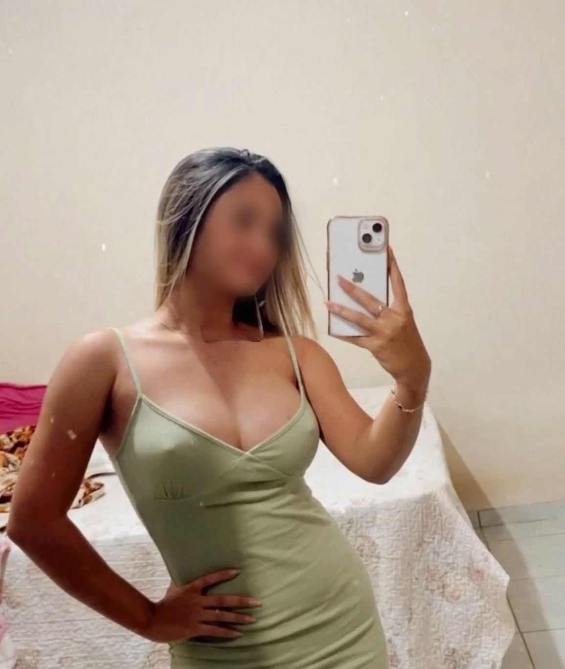 691465515 | ANE | Chica