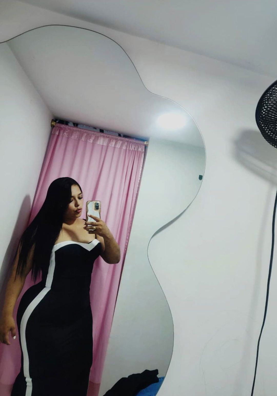 656538985 | SALOMÉ | Chica