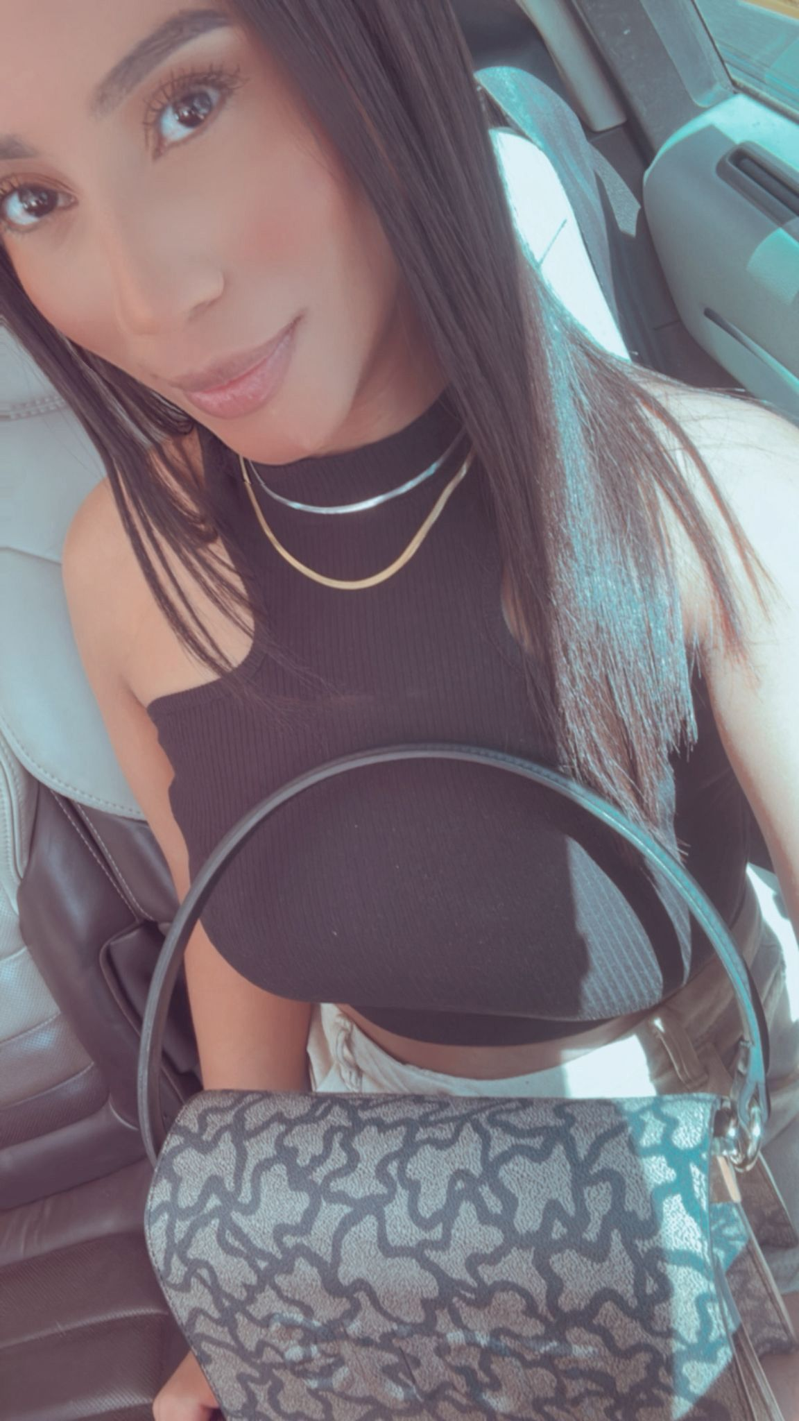 614818749 | VICTORIA | Chica