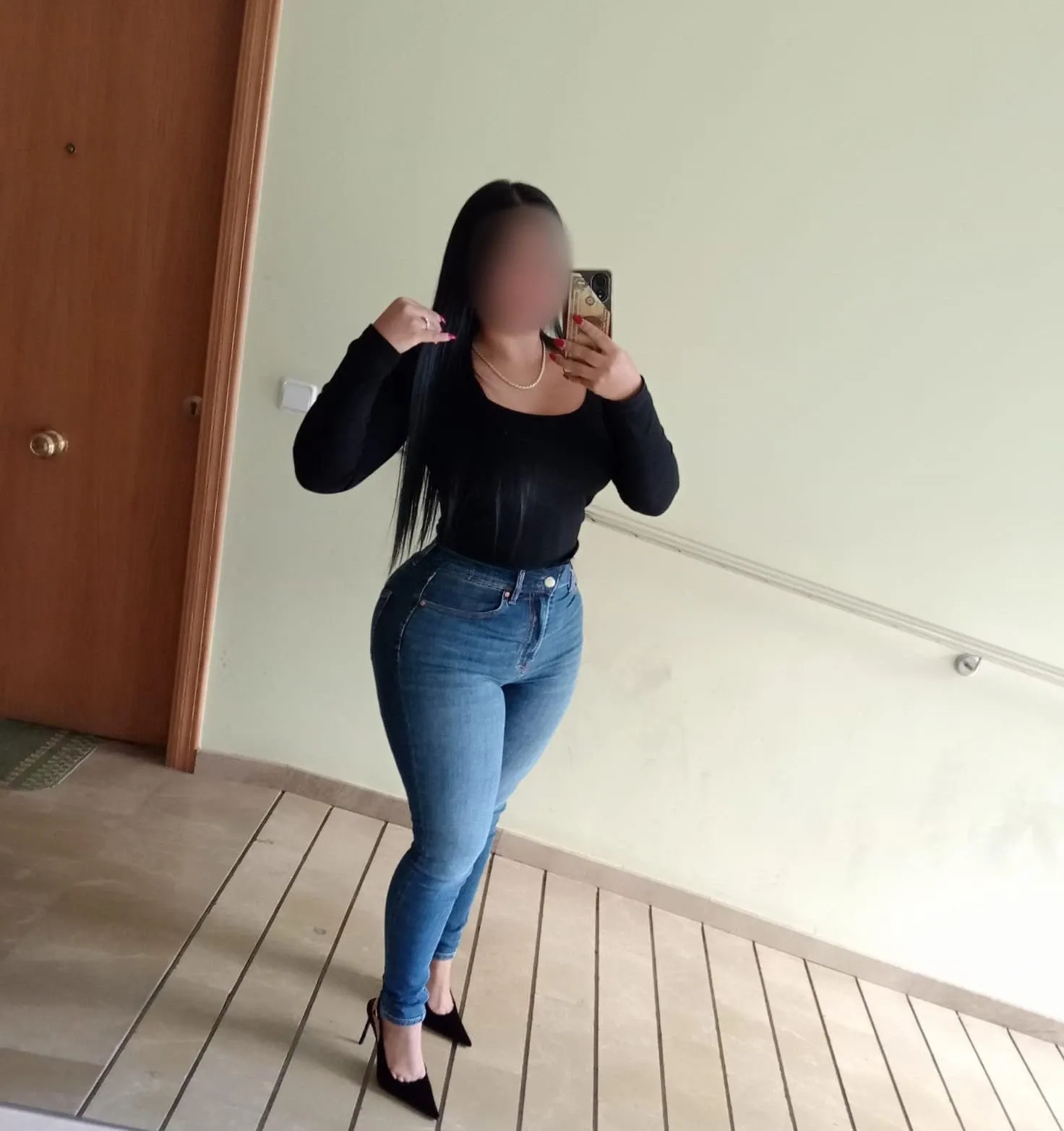 647145403 | VALERIA | Chica