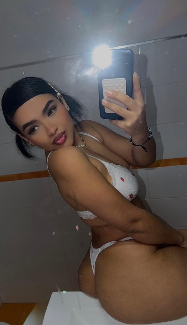 643345097 | Esmeralda | Chica