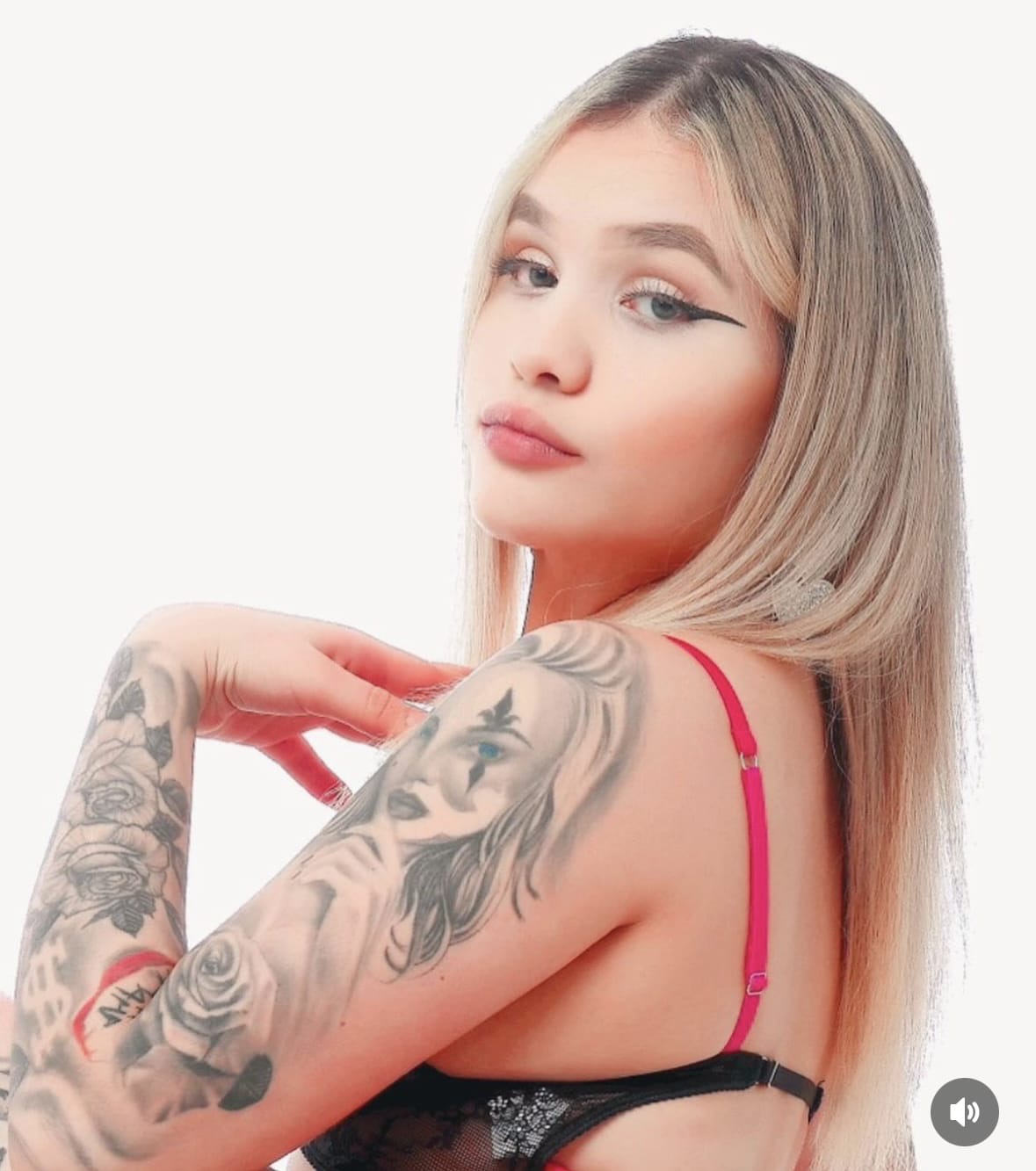 643143828 | SOFHIA | Chica