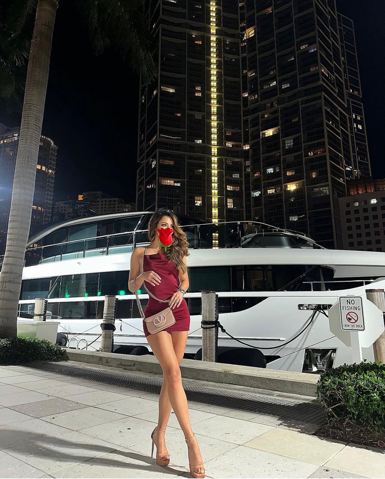 688895139 | STEPHANIE | Chica