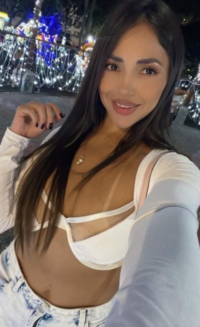 623143909 | LUCIA | Chica