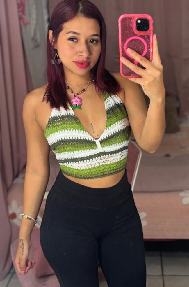 614896653 | YULY | Chica