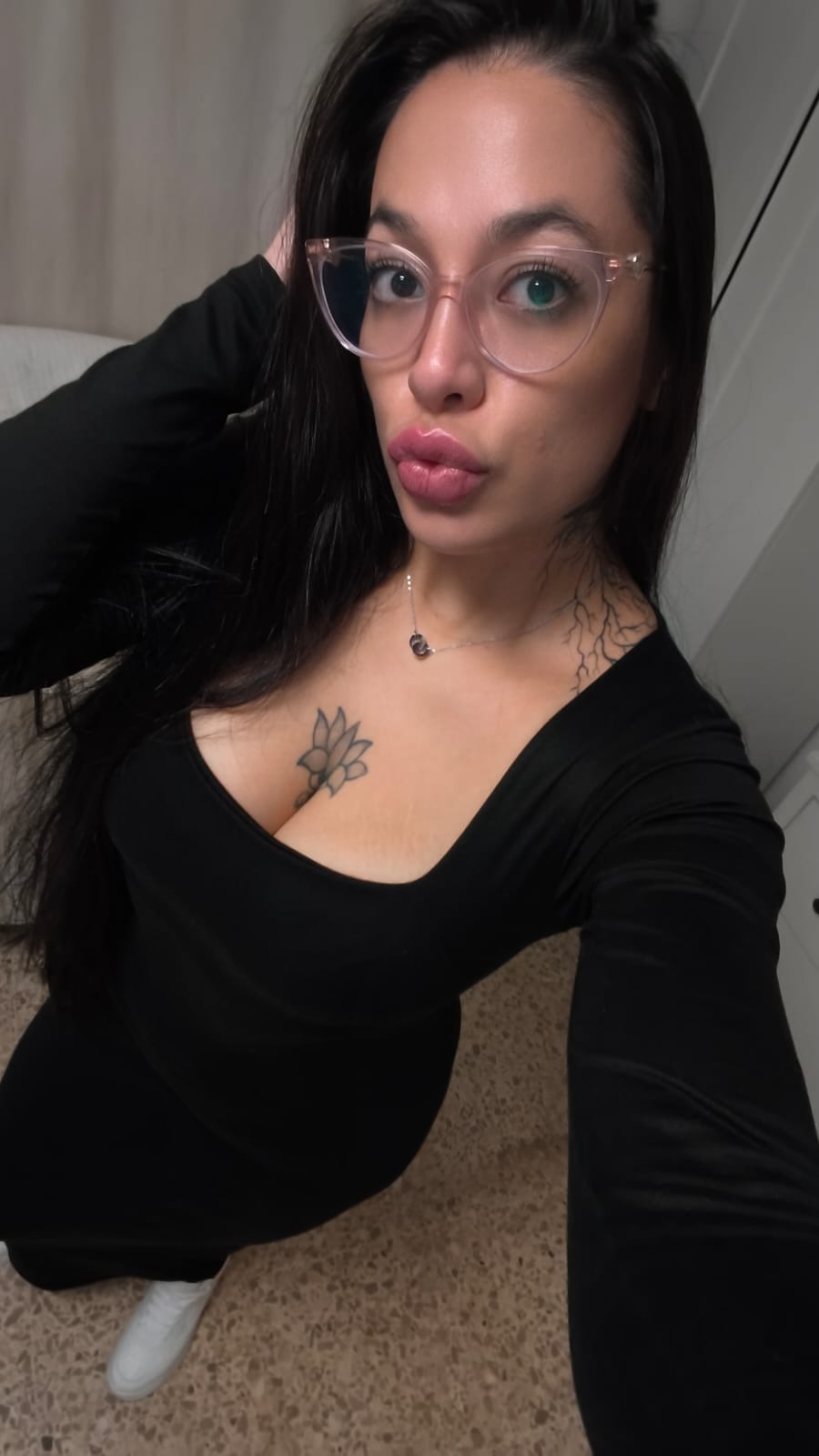 632344594 | EIMY | Chica