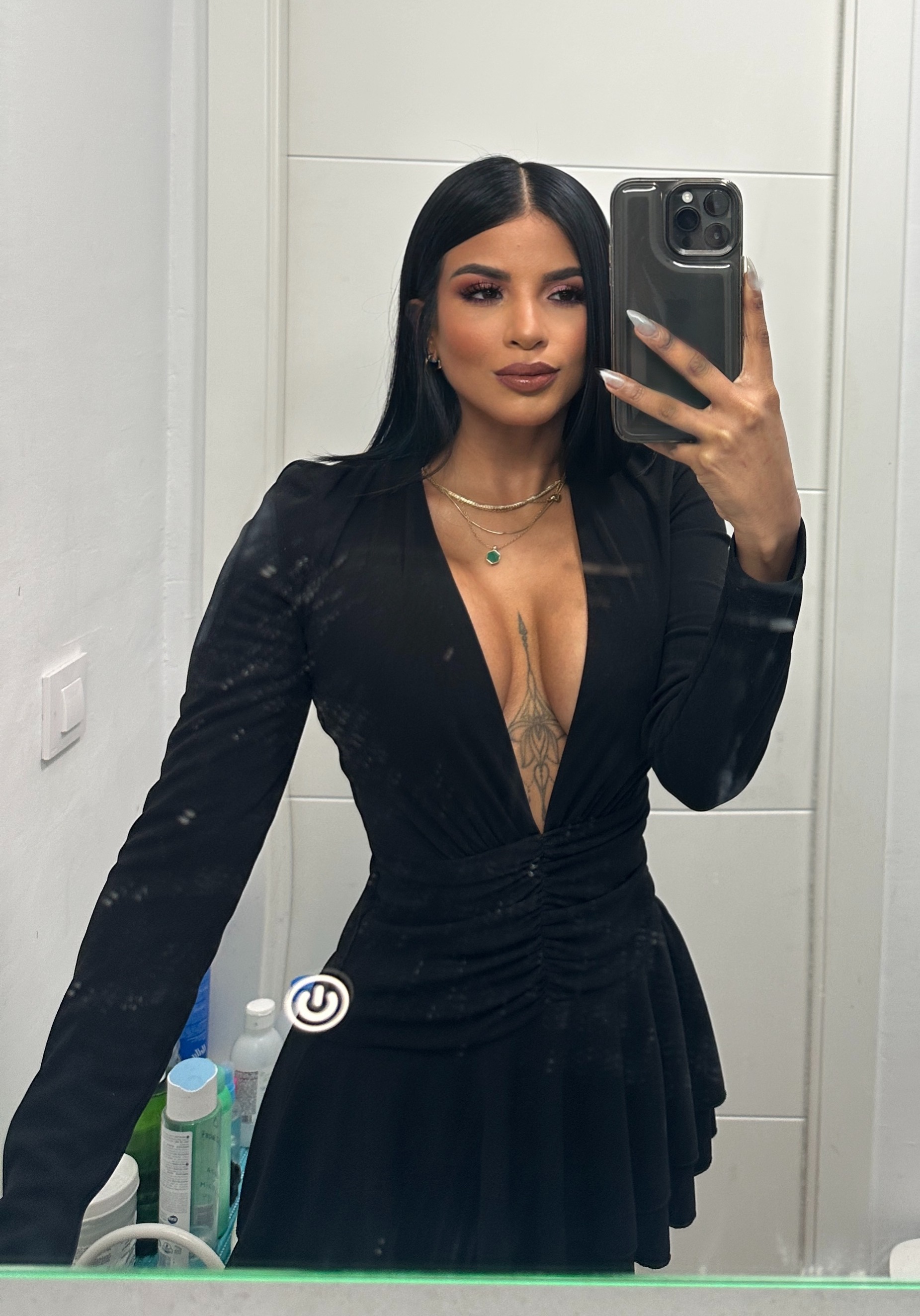 664282362 | ANEKA | Escort