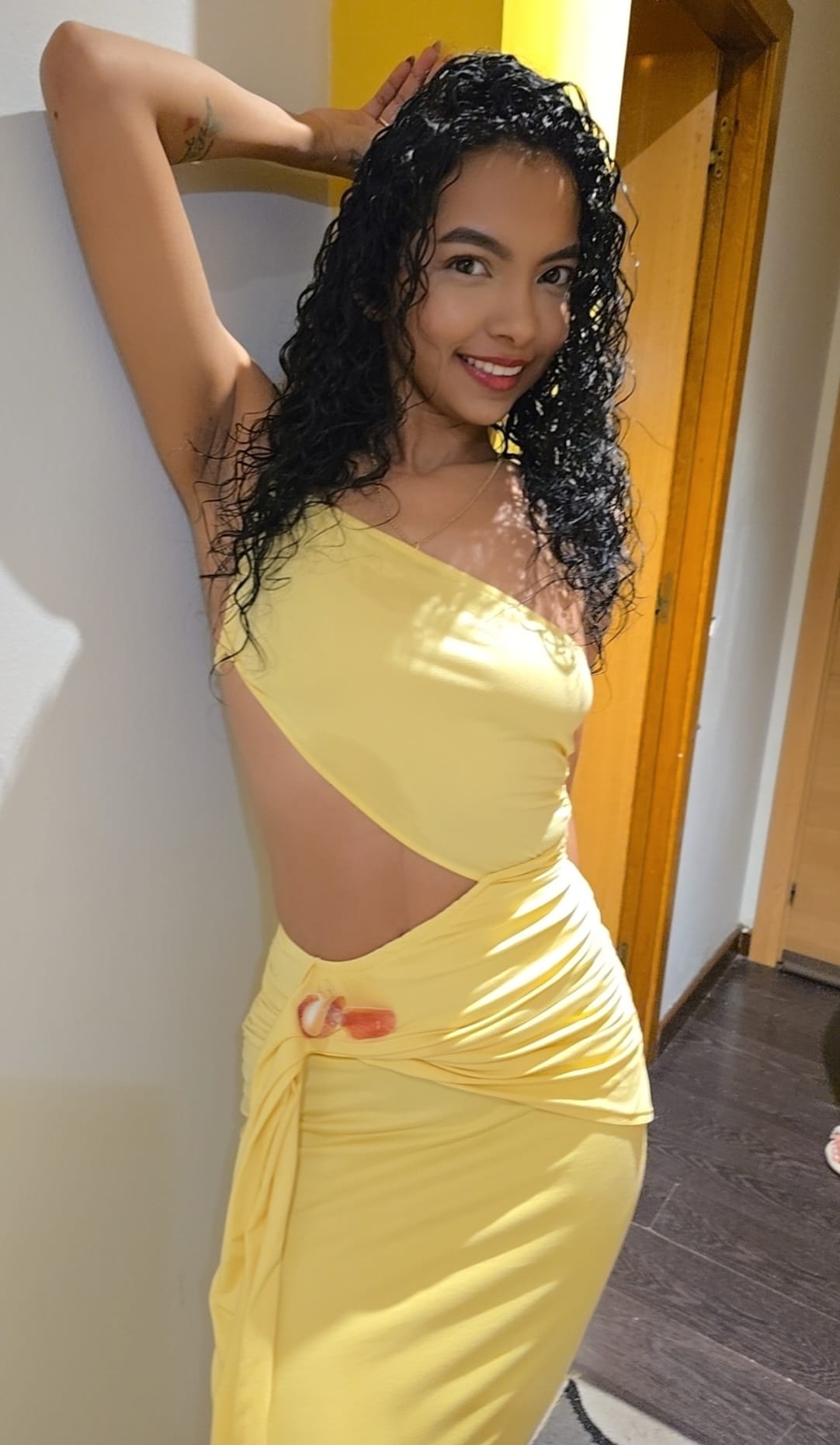 689462372 | ALANNA | Chica