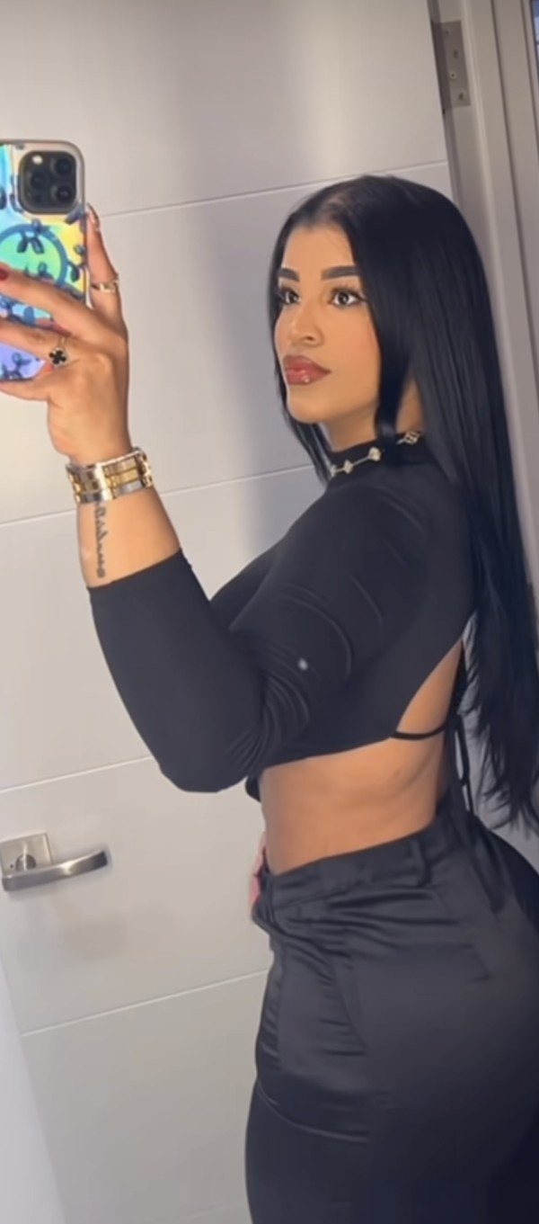 613395466 | ADELIN | Chica