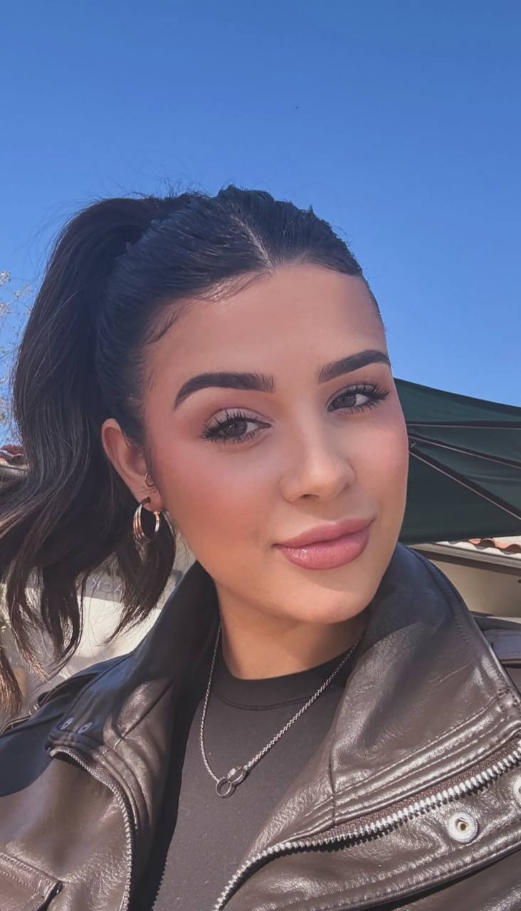 631222805 | KYLIE | Chica