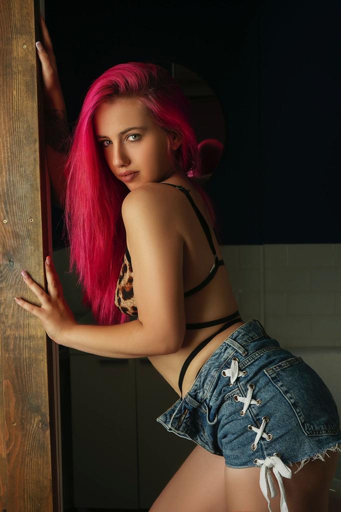 670829437 | ELECTRA | Chica