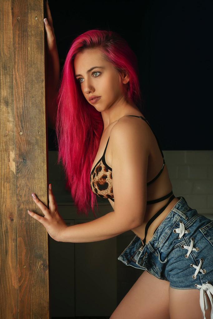 670829437 | ELECTRA | Chica