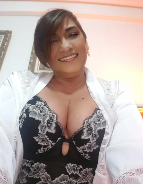 697740264 | ANDREA | Chica
