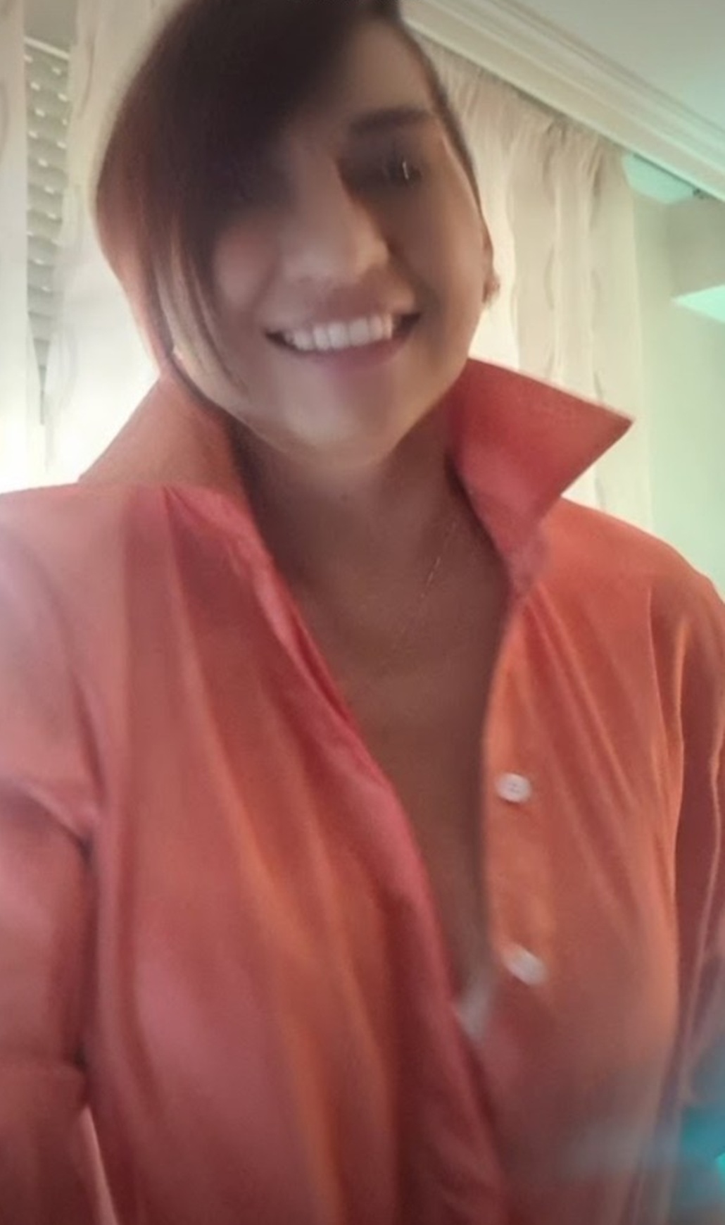 697740264 | ANDREA | Chica